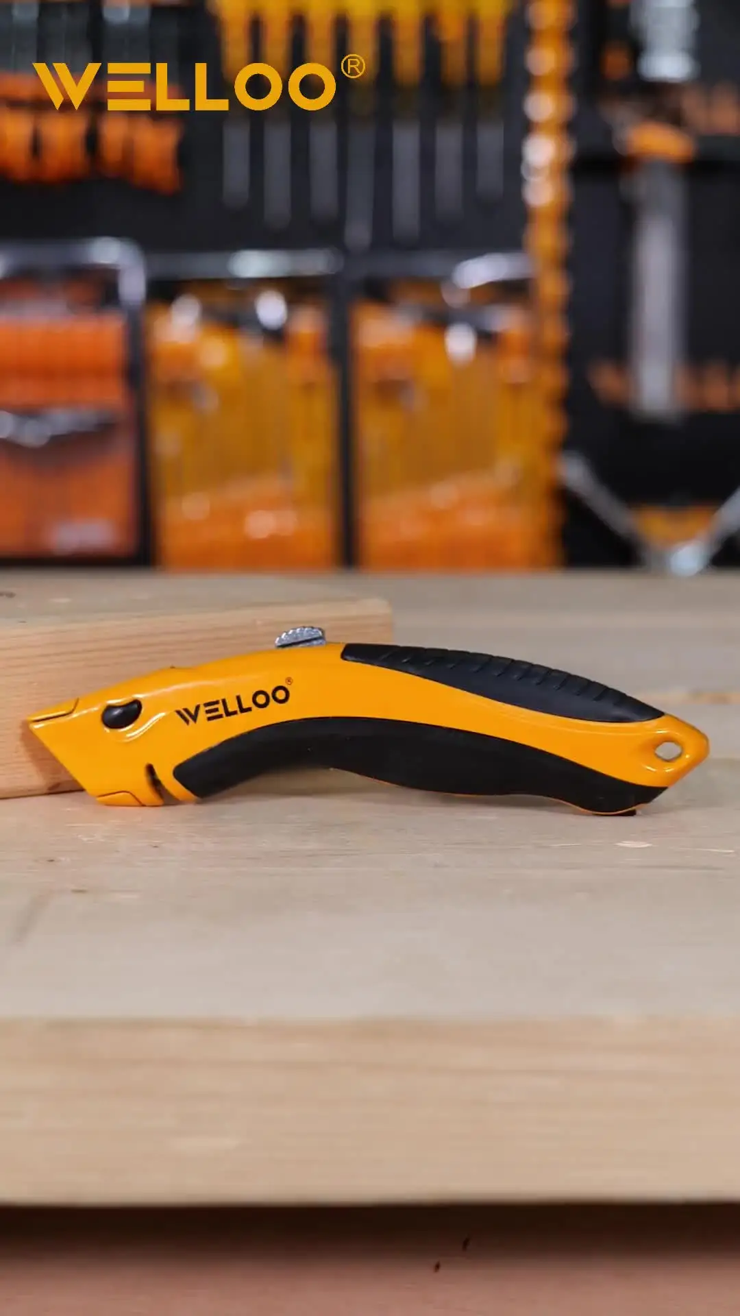 WELLOO Factory Direct DIY Multitool Office Utility Knife Cutting Tools Plastic Multifunctional Retractable Utility Knife model UKN1810 HAND TOOLS product detail photo 8